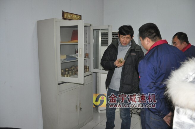 減速機(jī),減速器,蝸輪蝸桿減速機(jī),蝸輪蝸桿副,蝸輪減速機(jī),蝸桿減速機(jī),平面二次包絡(luò)減速機(jī),包絡(luò)減速機(jī),非標(biāo)減速機(jī),減速機(jī)型號,RV精密減速機(jī),雙導(dǎo)程精密蝸輪蝸桿副,微型減速機(jī),礦山用減速機(jī),鋼廠專用減速機(jī),硬齒面減速機(jī),立式減速機(jī),臥式減速機(jī),圓弧齒蝸輪蝸桿減速機(jī),切紙機(jī)專用減速機(jī),輪胎定型硫化機(jī),金宇減速機(jī)