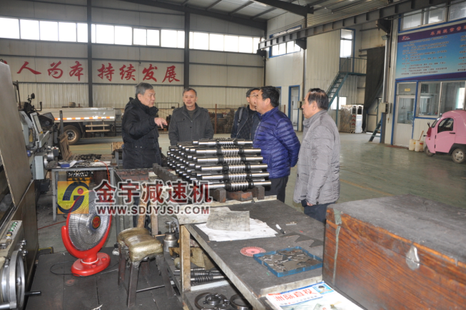 減速機(jī),減速器,蝸輪蝸桿減速機(jī),蝸輪蝸桿副,蝸輪減速機(jī),蝸桿減速機(jī),平面二次包絡(luò)減速機(jī),包絡(luò)減速機(jī),非標(biāo)減速機(jī),減速機(jī)型號(hào),RV精密減速機(jī),雙導(dǎo)程精密蝸輪蝸桿副,微型減速機(jī),礦山用減速機(jī),鋼廠專用減速機(jī),硬齒面減速機(jī),立式減速機(jī),臥式減速機(jī),圓弧齒蝸輪蝸桿減速機(jī),切紙機(jī)專用減速機(jī),輪胎定型硫化機(jī),金宇減速機(jī) 減速機(jī),減速器,蝸輪蝸桿減速機(jī),蝸輪蝸桿副,蝸輪減速機(jī),蝸桿減速機(jī),平面二次包絡(luò)減速機(jī),包絡(luò)減速機(jī),非標(biāo)減速機(jī),減速機(jī)型號(hào),RV精密減速機(jī),雙導(dǎo)程精密蝸輪蝸桿副,微型減速機(jī),礦山用減速機(jī),鋼廠專用減速機(jī),硬齒面減速機(jī),立式減速機(jī),臥式減速機(jī),圓弧齒蝸輪蝸桿減速機(jī),切紙機(jī)專用減速機(jī),輪胎定型硫化機(jī),金宇減速機(jī)