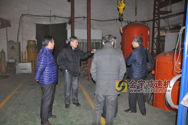 1532418255534357.png 平面二次包絡(luò)減速機(jī)