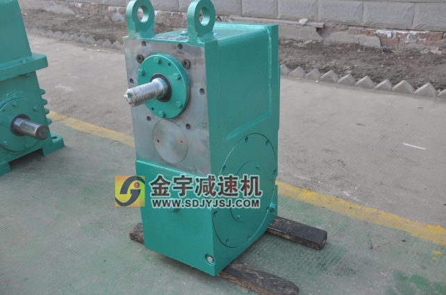 減速機,減速器,蝸輪蝸桿減速機,蝸輪蝸桿副,蝸輪減速機,蝸桿減速機,平面二次包絡(luò)減速機,包絡(luò)減速機,非標減速機,減速機型號,RV精密減速機,雙導程精密蝸輪蝸桿副,微型減速機,礦山用減速機,鋼廠專用減速機,硬齒面減速機,立式減速機,臥式減速機,圓弧齒蝸輪蝸桿減速機,切紙機專用減速機,輪胎定型硫化機,金宇減速機