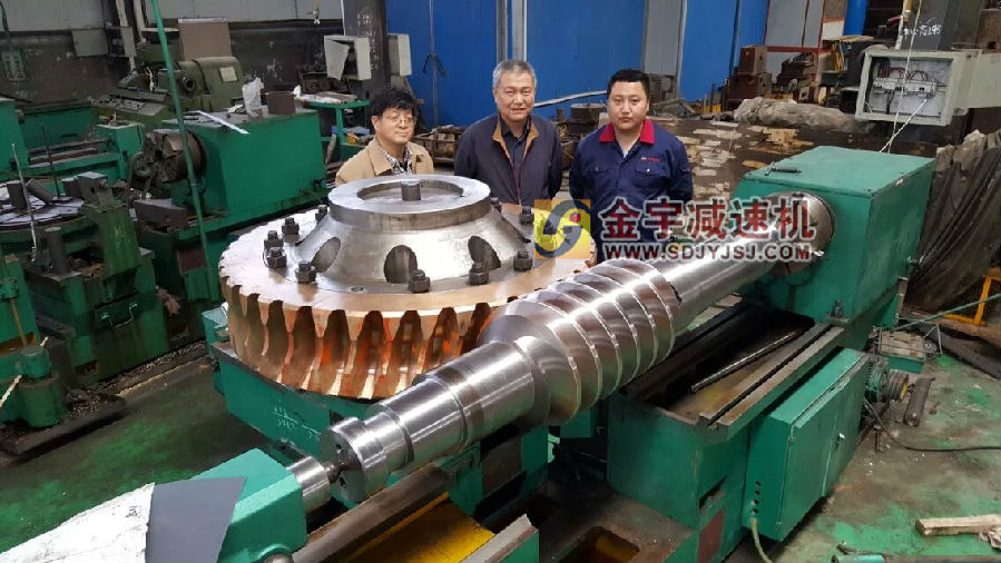 1532418778442750.jpg 平面二次包絡(luò)減速機(jī)