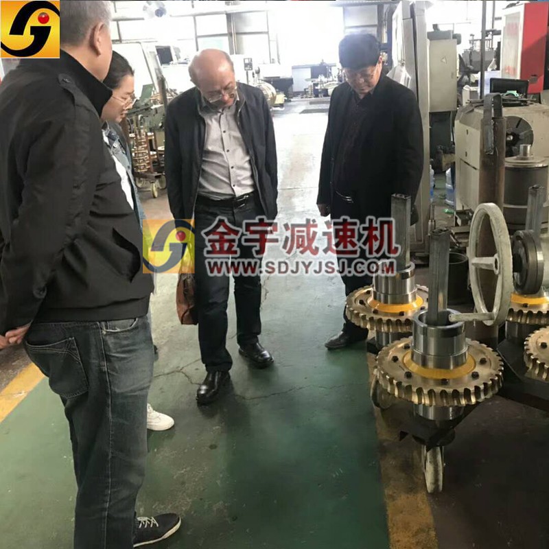 平面二次包絡減速機