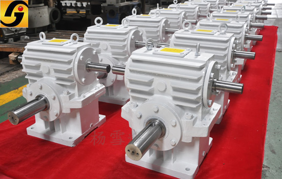 減速機,減速器,蝸輪蝸桿減速機,蝸輪蝸桿副,蝸輪減速機,蝸桿減速機,平面二次包絡(luò)減速機,包絡(luò)減速機,非標(biāo)減速機,減速機型號,RV精密減速機,雙導(dǎo)程精密蝸輪蝸桿副,微型減速機,礦山用減速機,鋼廠專用減速機,硬齒面減速機,立式減速機,臥式減速機,圓弧齒蝸輪蝸桿減速機,切紙機專用減速機,輪胎定型硫化機,金宇減速機 減速機,減速器,蝸輪蝸桿減速機,蝸輪蝸桿副,蝸輪減速機,蝸桿減速機,平面二次包絡(luò)減速機,包絡(luò)減速機,非標(biāo)減速機,減速機型號,RV精密減速機,雙導(dǎo)程精密蝸輪蝸桿副,微型減速機,礦山用減速機,鋼廠專用減速機,硬齒面減速機,立式減速機,臥式減速機,圓弧齒蝸輪蝸桿減速機,切紙機專用減速機,輪胎定型硫化機,金宇減速機