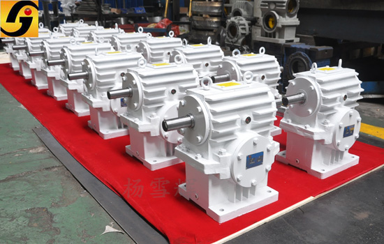 減速機(jī),減速器,蝸輪蝸桿減速機(jī),蝸輪蝸桿副,蝸輪減速機(jī),蝸桿減速機(jī),平面二次包絡(luò)減速機(jī),包絡(luò)減速機(jī),非標(biāo)減速機(jī),減速機(jī)型號,RV精密減速機(jī),雙導(dǎo)程精密蝸輪蝸桿副,微型減速機(jī),礦山用減速機(jī),鋼廠專用減速機(jī),硬齒面減速機(jī),立式減速機(jī),臥式減速機(jī),圓弧齒蝸輪蝸桿減速機(jī),切紙機(jī)專用減速機(jī),輪胎定型硫化機(jī),金宇減速機(jī)