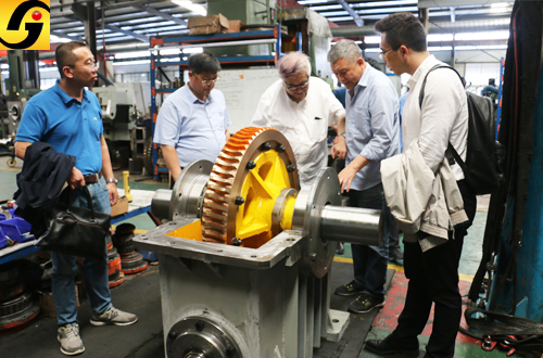 平面二次包絡(luò)減速機(jī) 平面二次包絡(luò)減速機(jī)